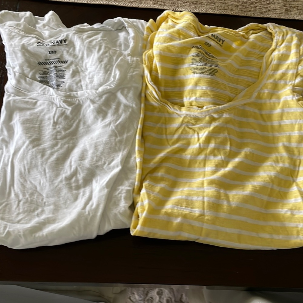 Bundle of two old navy maternity tees